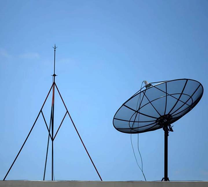 Antennes paraboliques à Saint-Pierre