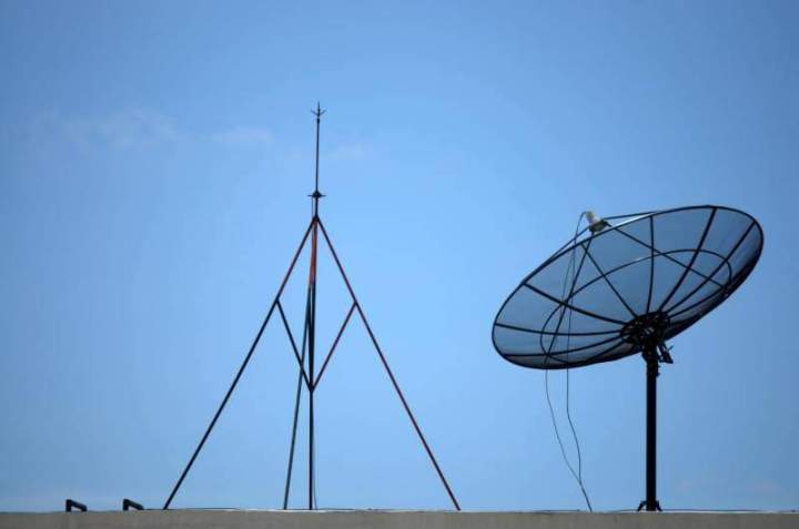 Installation d’antennes parabole, Entre-Deux